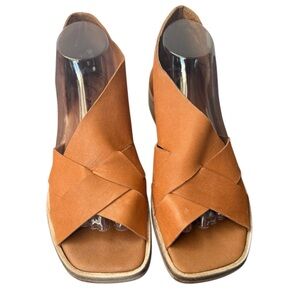 Free People Sun Valley Camel Colors Sandals Size 8.5 US 39 Euro